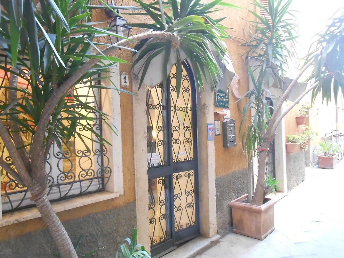 Guest house Pensione Verde Luna Orbetello